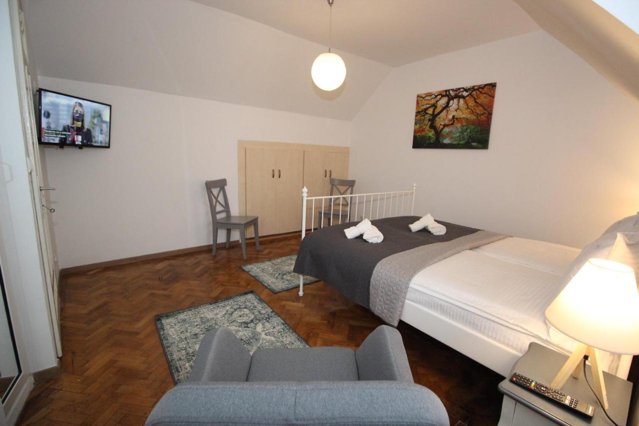 Apartment 92 *