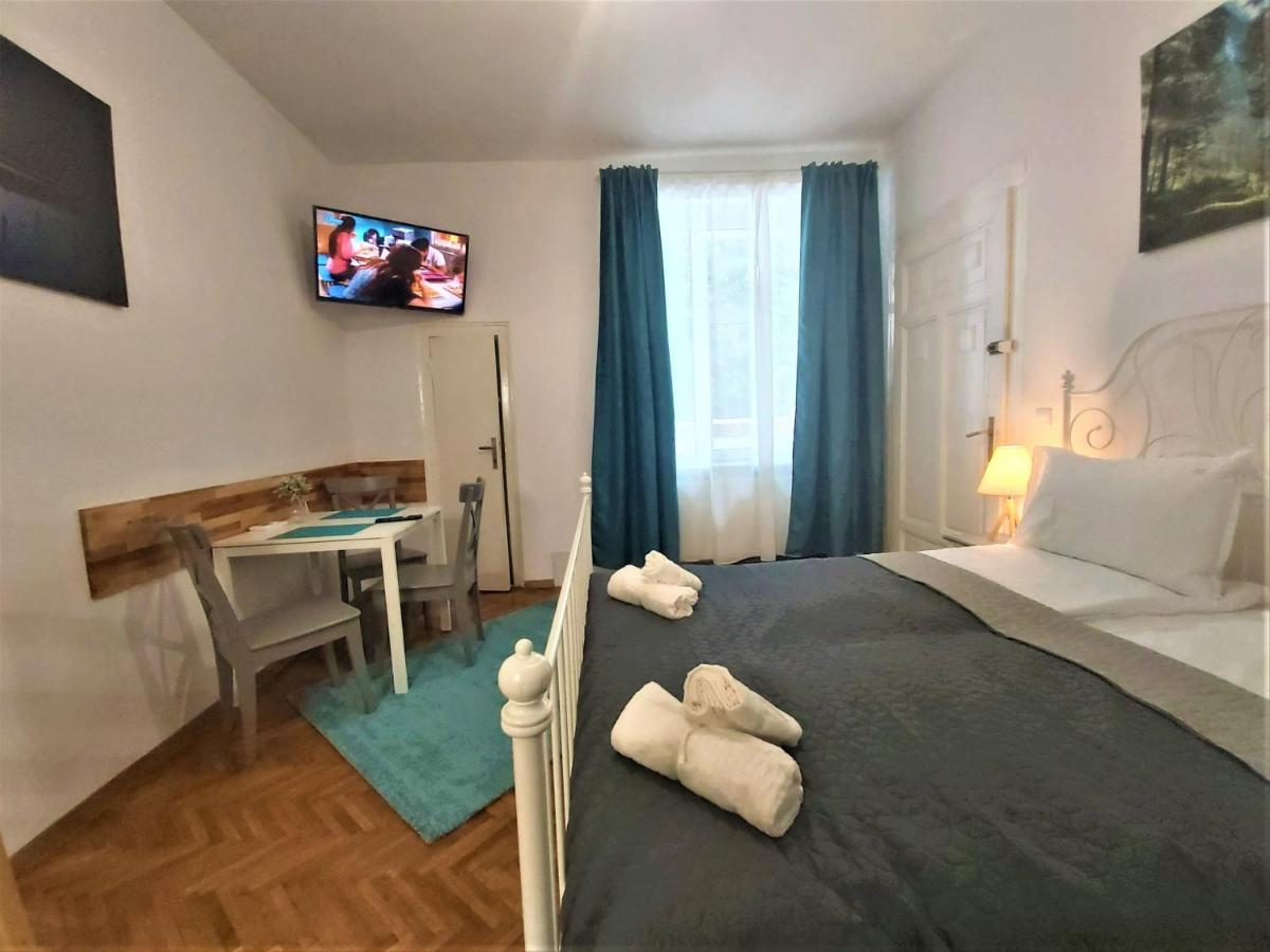 Apartment 92