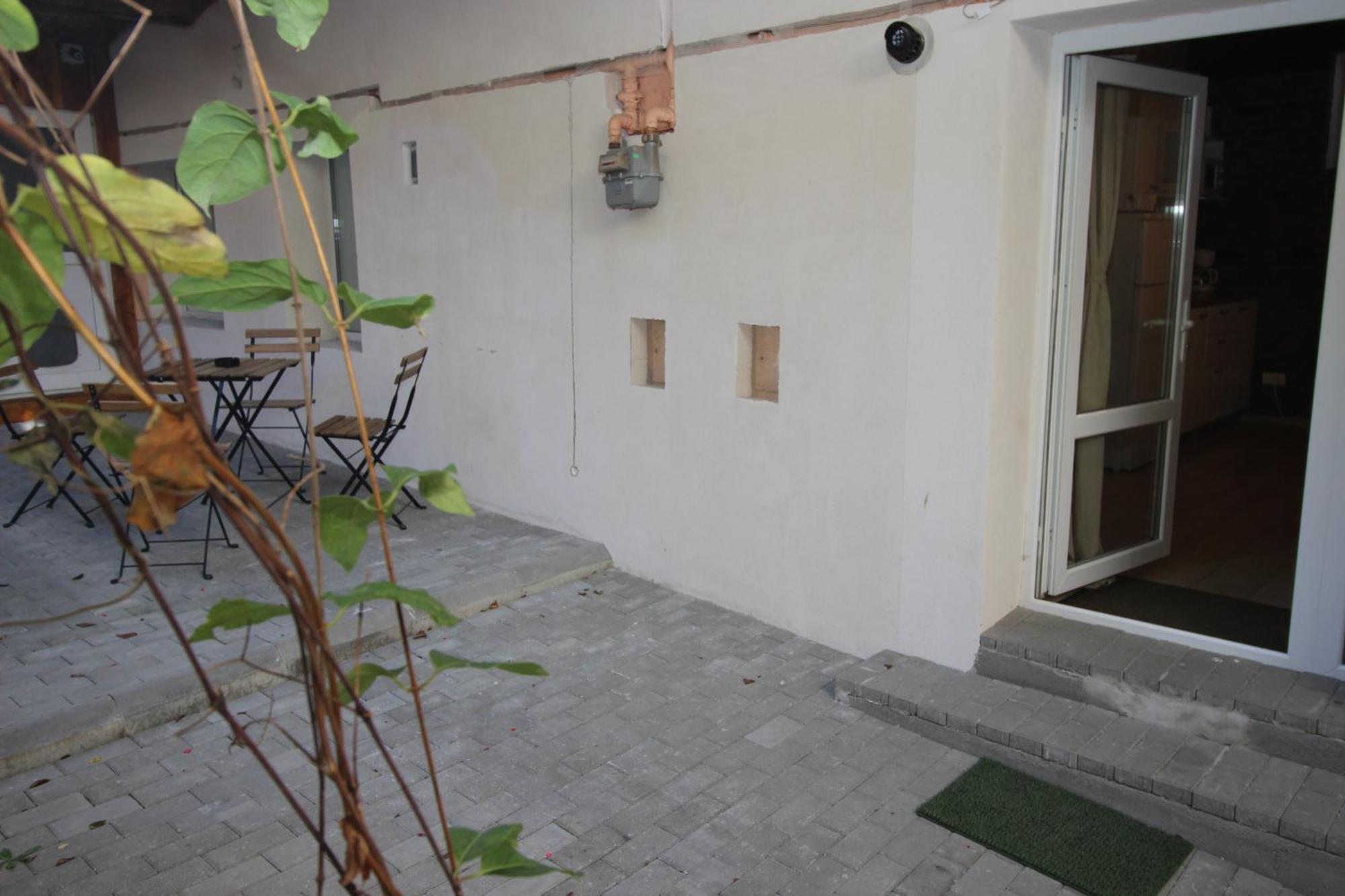 Apartment 92