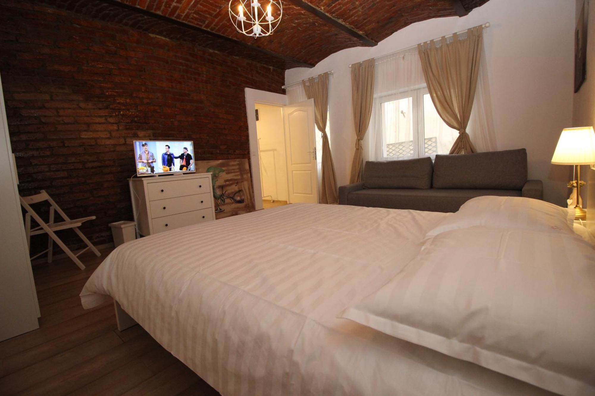 Apartment 92 *