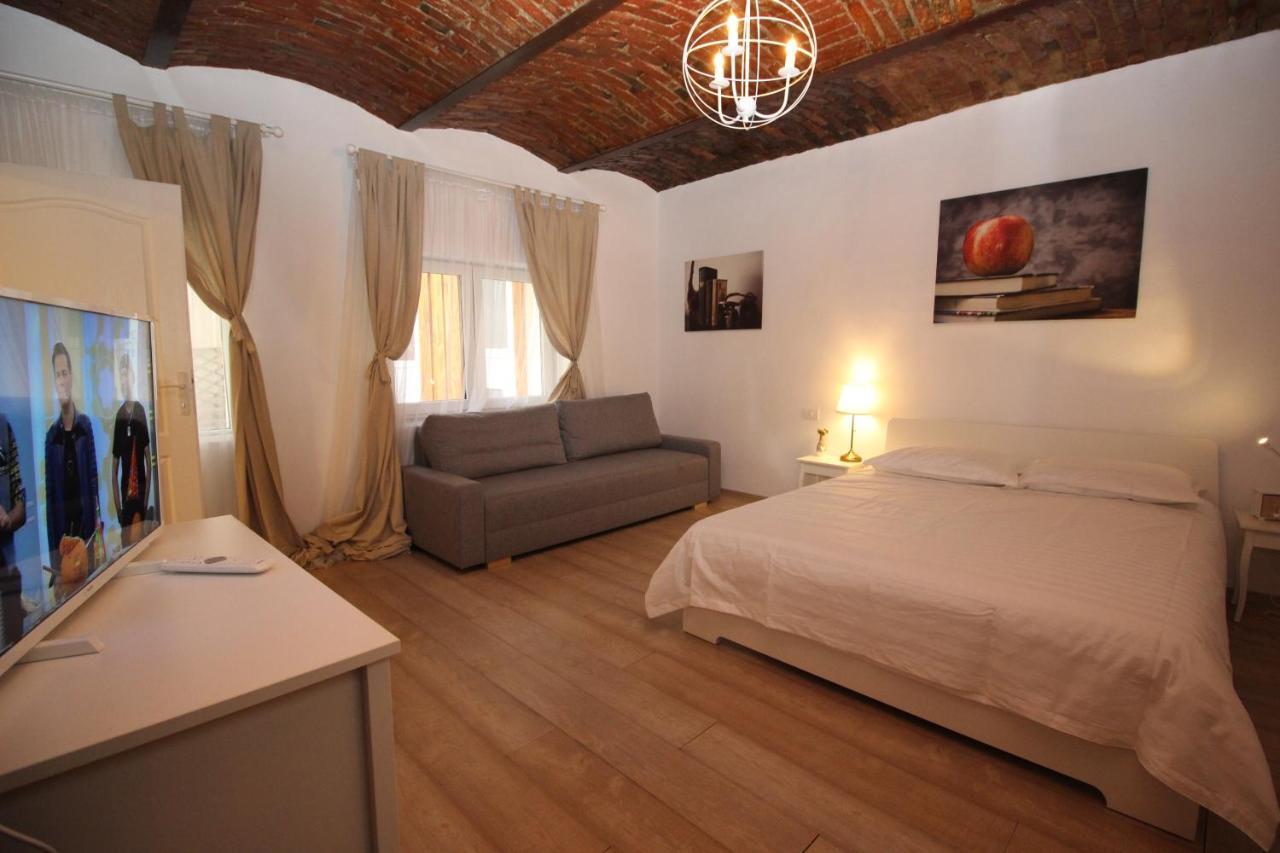 Apartment 92